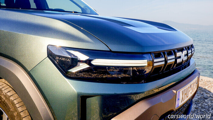 Il SUV più popolare di Dacia presto diventerà elettrico | Carscoops